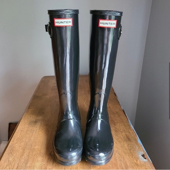 Authentic Hunter Rain Boots Original Glossy Tall in colour Black Gloss size 8 - Picture 2 of 10